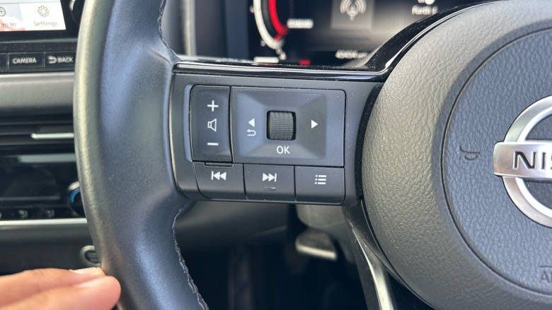 Nissan Qashqai 1.3 DiG-T MH N-Connecta 5dr Petrol Hatchback